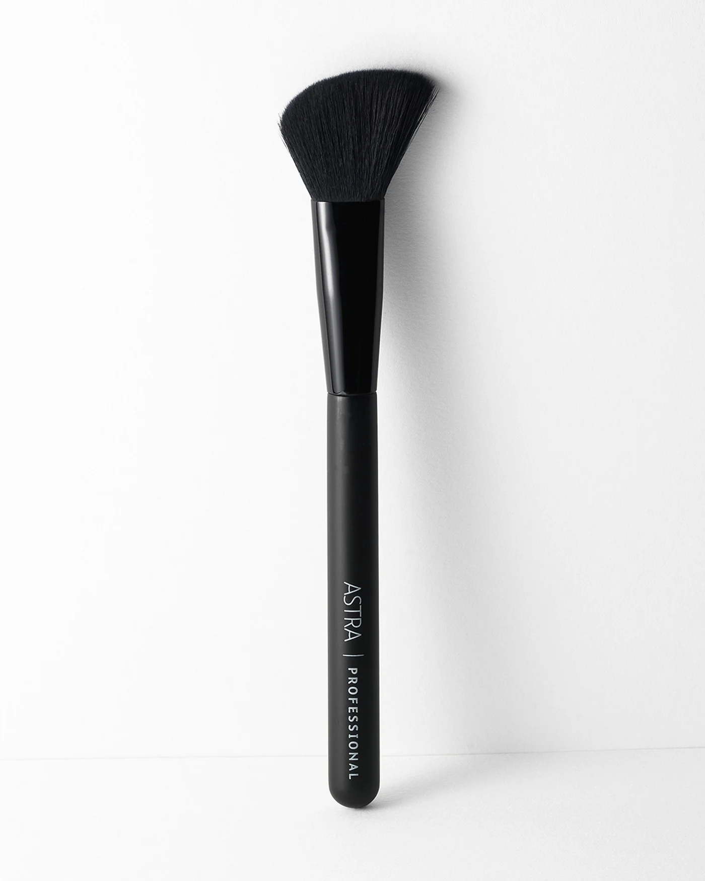 BLUSH BRUSH - Pennello Viso Obliquo per Polveri