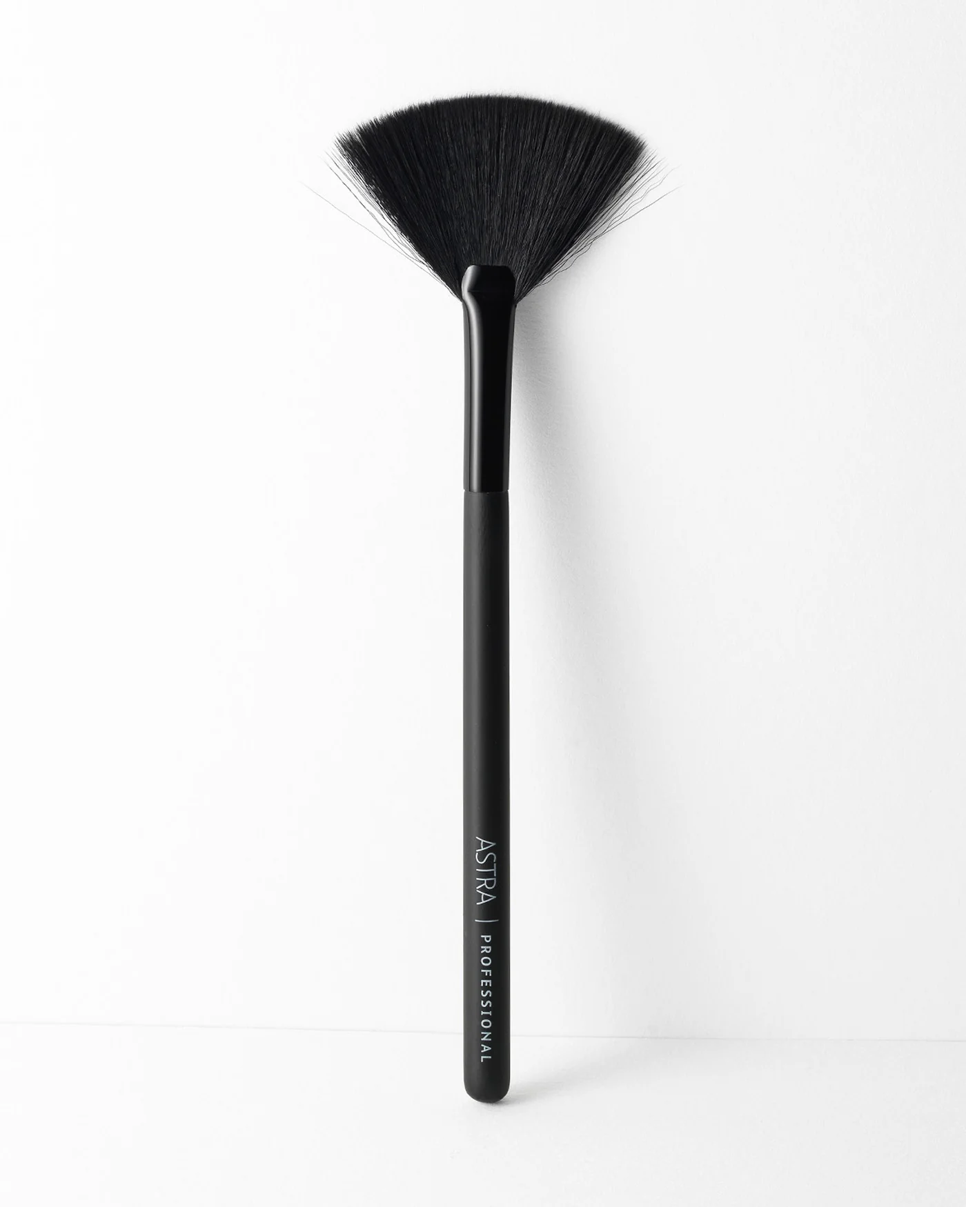 FACE POWDER BRUSH - Pennello a Ventaglio per Polveri Viso