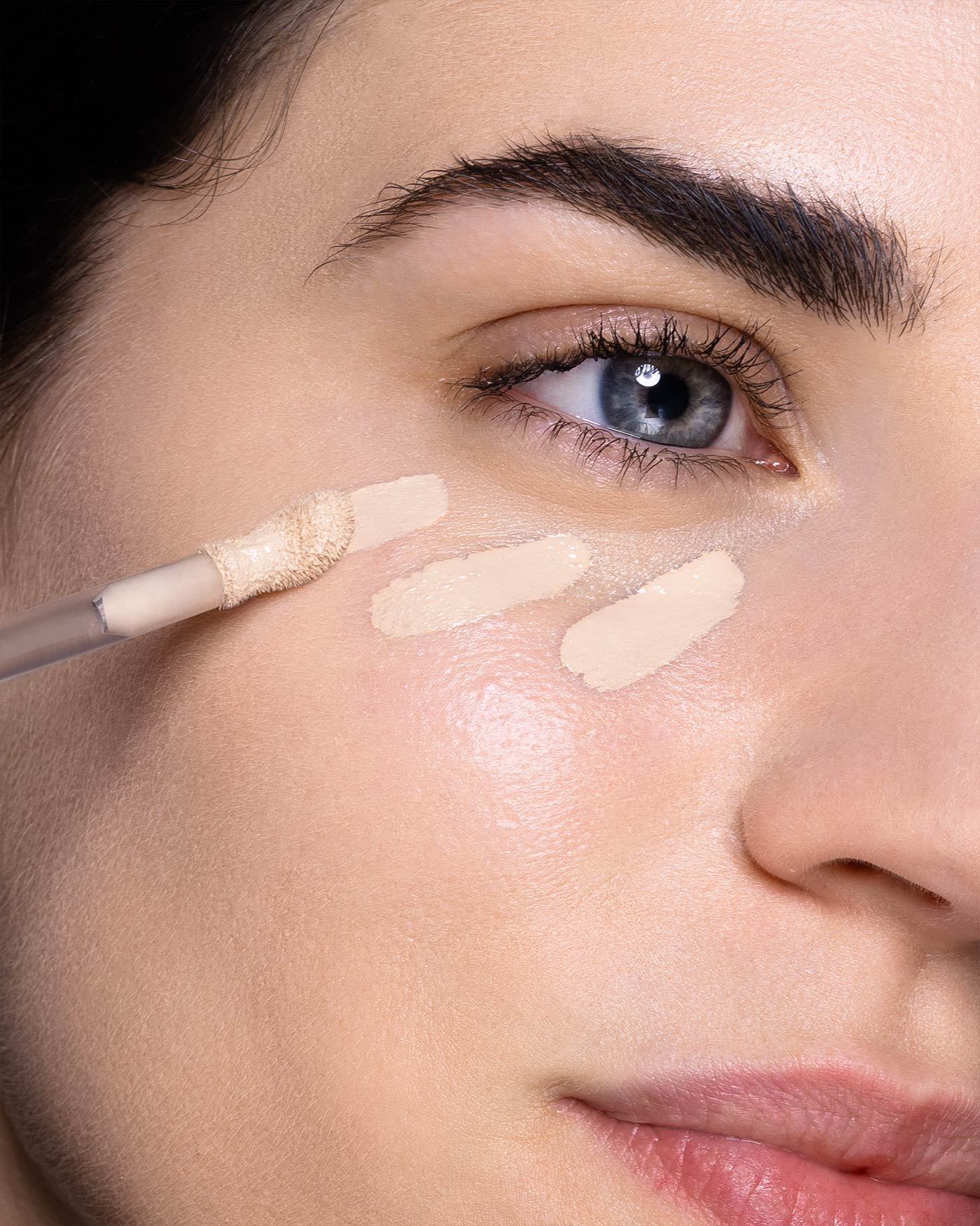 FLUID CONCEALER SERUM - Correttore Siero Idratante Illuminante - Image 8