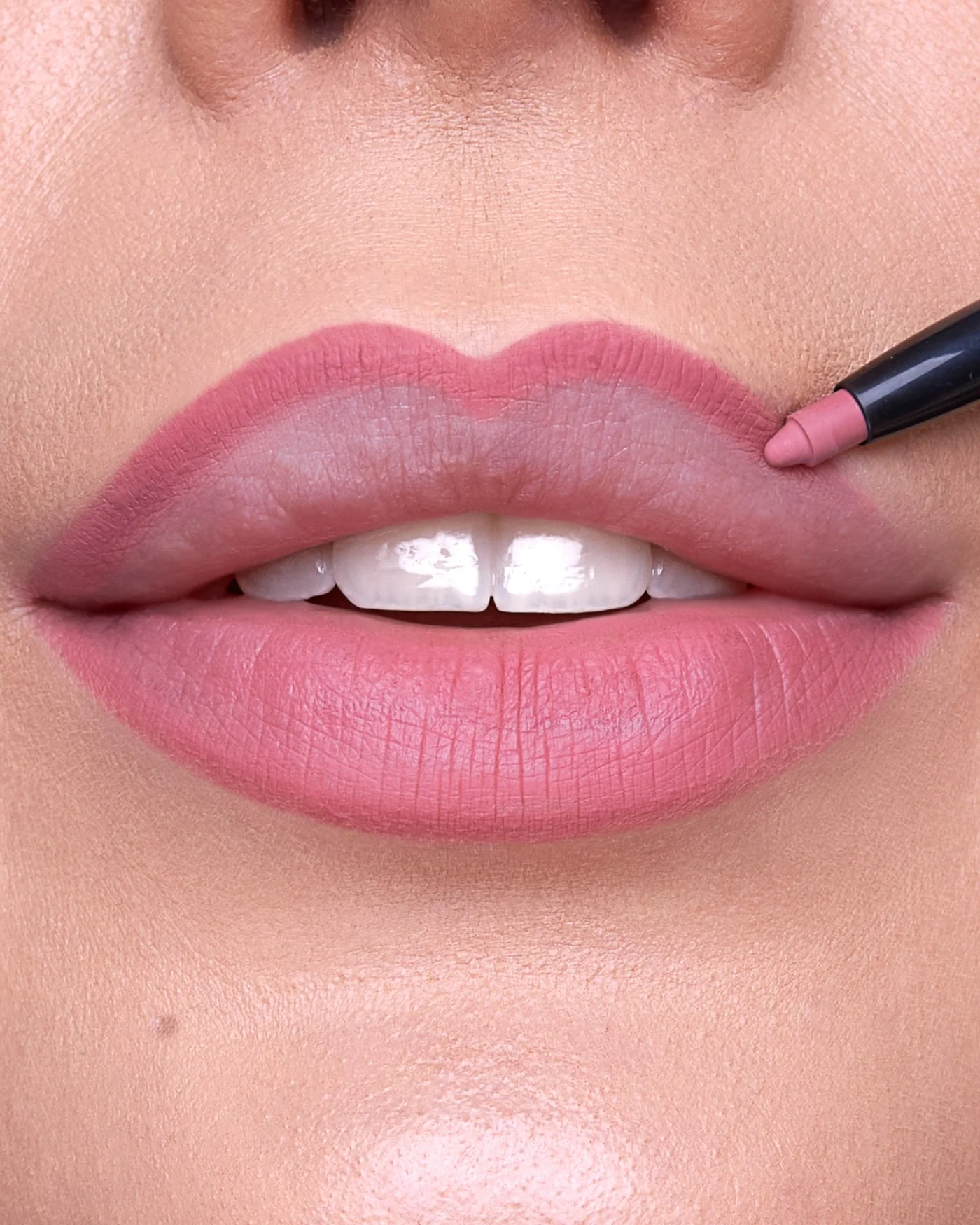 OUTLINE WATERPROOF LIP PENCIL - Matita Labbra Retraibile Resistente all'Acqua - Image 6