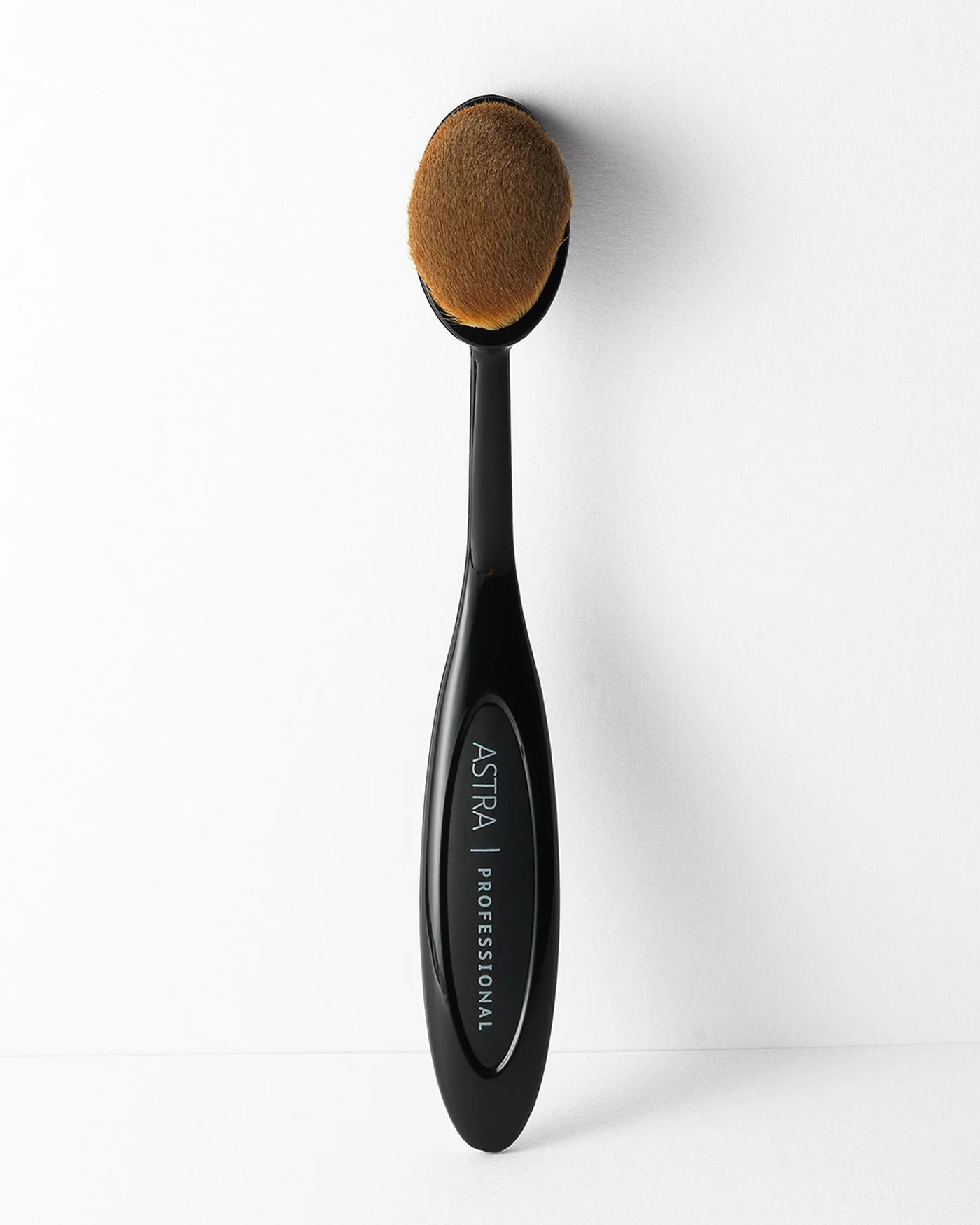 OVAL BRUSH - Pennello Ovale Zigomi